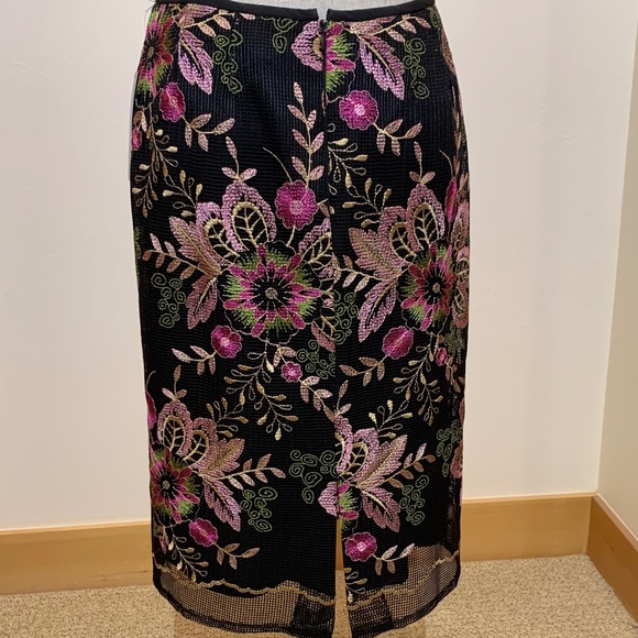 🔥NeW🔥NWT‼️ Tahari Arthur S Levine - Black/multi colored skirt - Size 6✨✨ - Picture 2 of 7